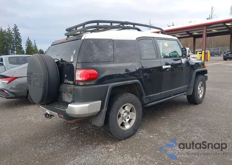 2008 Toyota Fj Cruiser z USA, uszkodzony, nr VIN JTEBU11FX8K022444